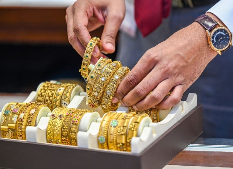 Gold and Silver Prices Fall as Strong US Dollar Responds to Inflation Data