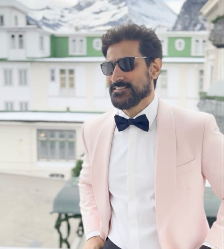 Actor Kunal Kapoor Backs Proposal to Restrict Social Media Access for Children Under 16