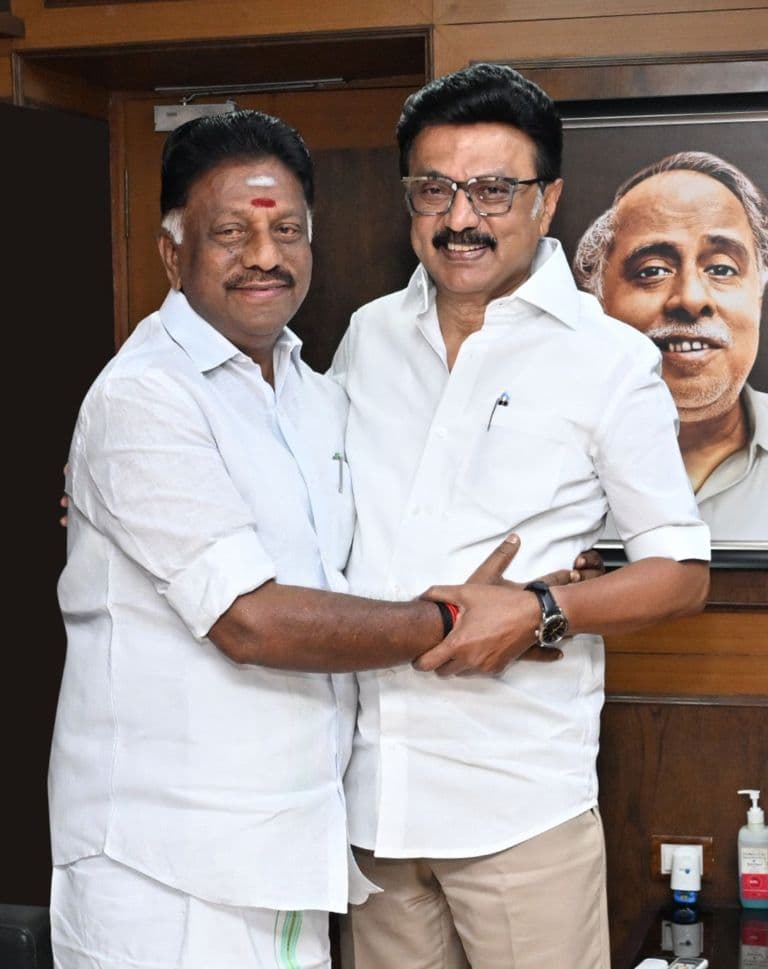 Former Tamil Nadu Chief Minister Panneerselvam Joins DMK, Meets CM M.K. Stalin in Chennai
