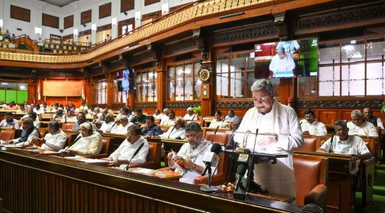 Karnataka Bans Social Media for Children Under 16, CM Siddaramaiah Announces