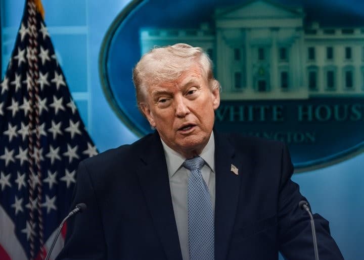 Trump Says Strait of Hormuz Will Reopen “Automatically,” Talks with Iran Set in Pakistan