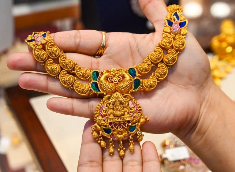 Gold Prices Rise 1.83% Amid Geopolitical Uncertainty and Volatile Crude Oil Prices