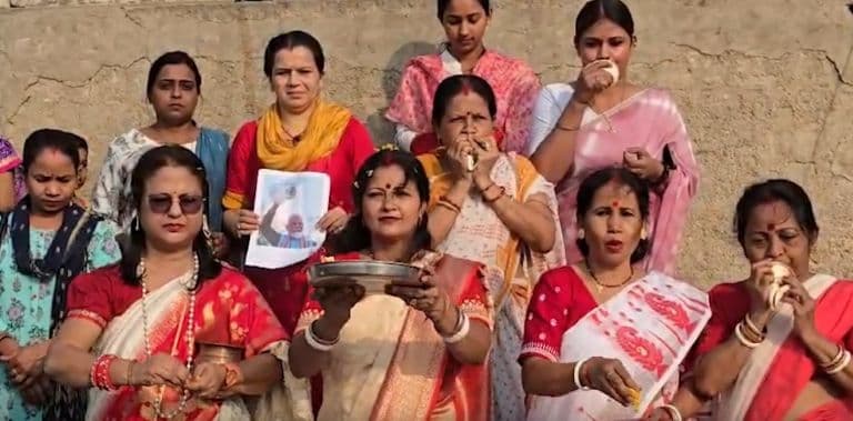 Women Perform Ganga Aarti in Varanasi, Pray for BJP Victory in West Bengal
