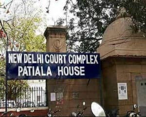 Lawyers assault Kanhaiya Kumar in court