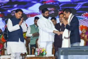 Maha CM Felicitates BMC Commissioner