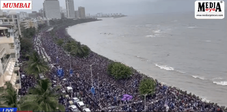 Indian cricket team fans celebrate ICC T20 CWC 2024 victory at Nariman Point.