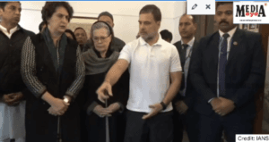 Sonia, Rahul, Priyanka Pay Their Respects to the Departed Former PM, Dr Manmohan Singh