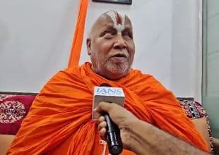 Swami Rambhadracharya Completely Disagrees With RSS Chief Mohan Bhagwat's 'Hindu Leaders' Remarks