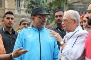 Lyricist Gulzar Participates in the Mumbai Marathon