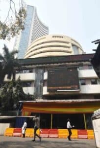 Stock Market Closes in Green as Auto, IT, Healthcare Sectors Lead Rally