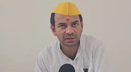 'People Will Decide': Tej Pratap Evasive on Mahagathbandhan vs NDA in Bihar
