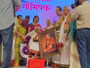 Mridangam Padma Shri Dr T.K. Murthy being honured on hsi 100th birthday at the Sabha Auditorium in Mumbai