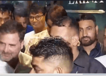 Rahul Gandhi Enjoys Ice Cream after Dinner at Srinagar’s Lal Chowk