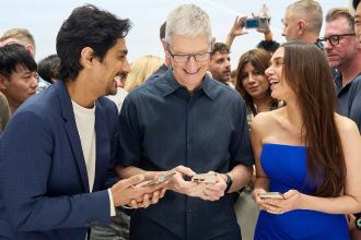 Aditi Rao Hydari, beau Siddharth meet ‘kindest, most venerable’ Tim Cook(Instagram)