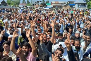 Enormous Show of Strength by Jamaat-Supported Candidate in Kulgam J&K Ahead of Election