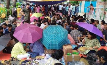 Kolkata: West Bengal Junior Doctors Front participates in a sit-in protest following their rally near Swasthya Bhawan, addressing the rape and murder case at RG Kar Medical College in Salt Lake, Kolkata on Wednesday September 11, 2024. (Photo: IANS/Kuntal Chakrabarty)