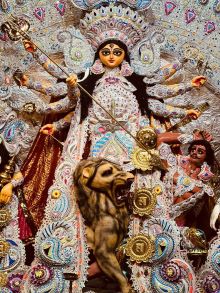 Durga idol, Kolkata Durga Puja, Pandals