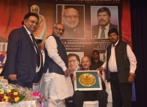 Maharashtra Governor, Prem Chopra, Lifetime Achievement Award