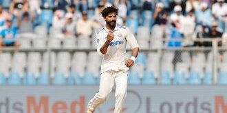 Ravindra jadeja, equals Abdul Qadir Record, Wankhede Stadium, Mumbai